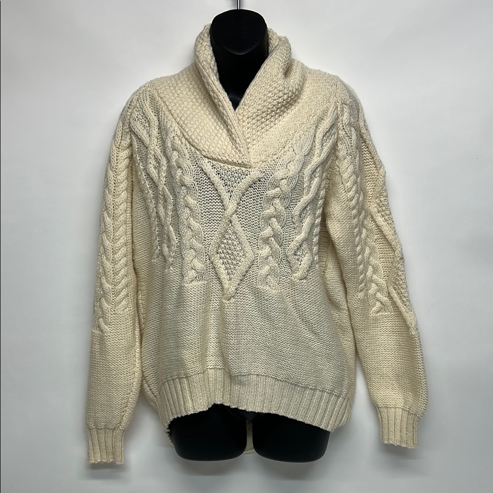 Cream Cable Knit Sweater  large Inis crafts 100% merino wool made in Ireland